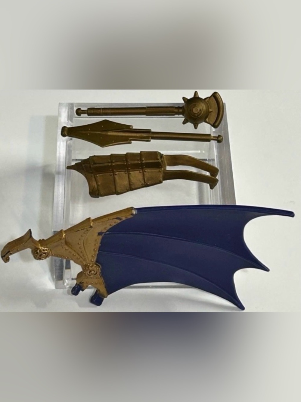 Vintage Kenner/Disneys Battle Goliath Weapons and his LEFT Wing.